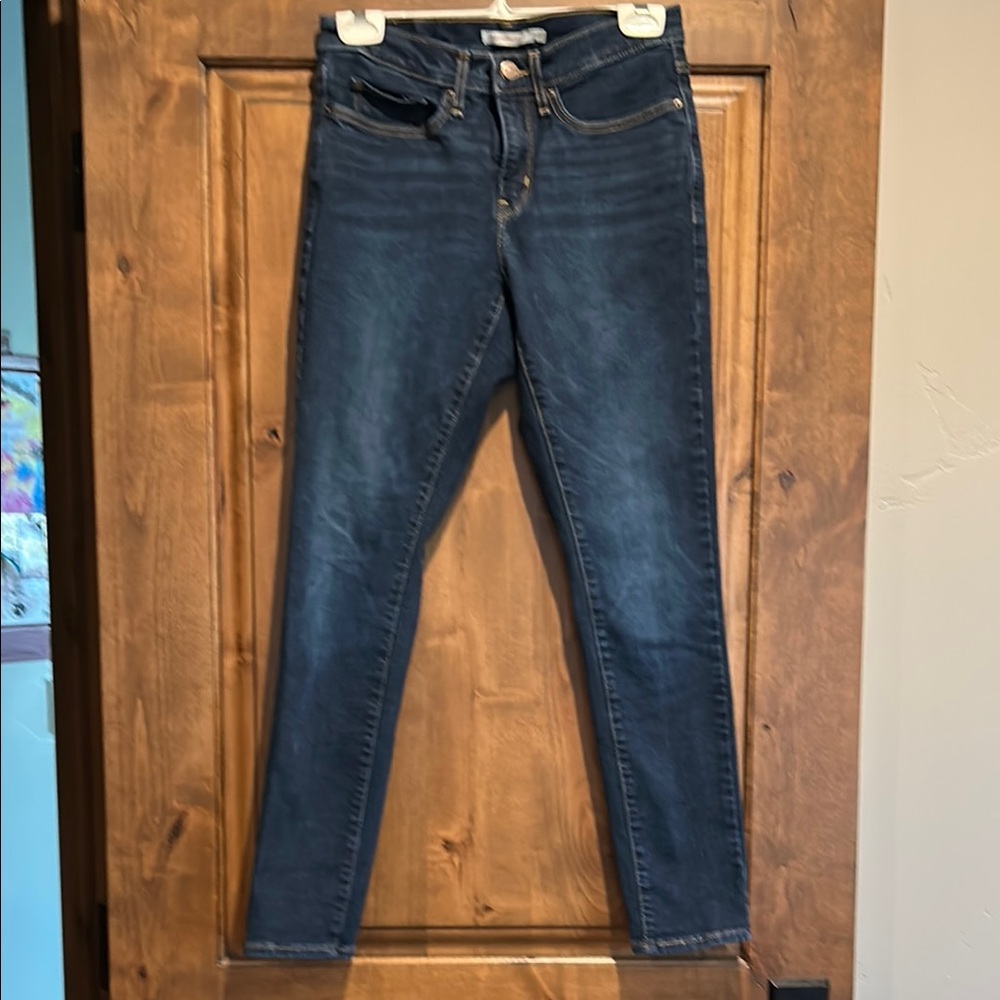Levi’s straight leg jeans